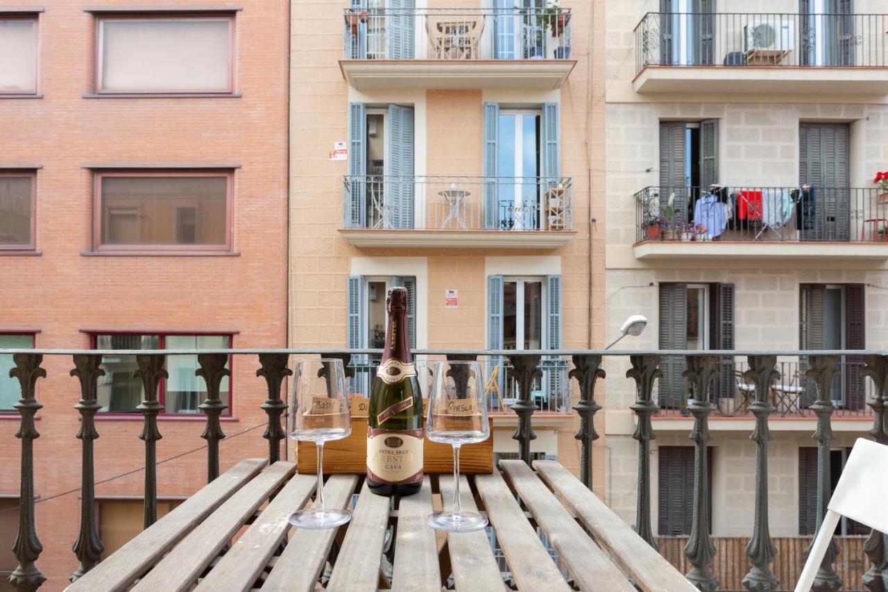 Aparteasy - Turo Park With Lovely Balcony Barcelona Bagian luar foto
