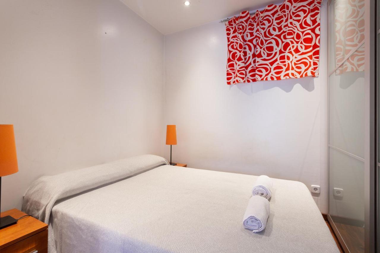 Aparteasy - Turo Park With Lovely Balcony Barcelona Bagian luar foto